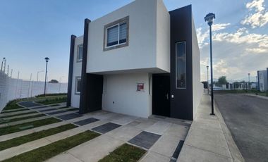 CASA EN VENTA HACIENDA DE LAS FUENTES CALIMAYA