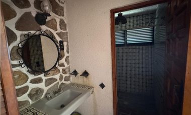 CASA EN RENTA A ORILLA DEL LAGO TEQUES “MC.