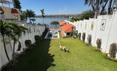CASA EN RENTA A ORILLA DEL LAGO TEQUES “MC.