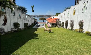 CASA EN RENTA A ORILLA DEL LAGO TEQUES “MC.