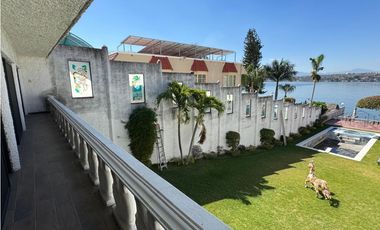 CASA EN RENTA A ORILLA DEL LAGO TEQUES “MC.