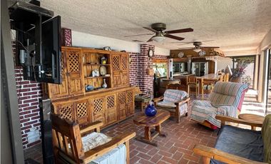 CASA EN RENTA A ORILLA DEL LAGO TEQUES “MC.