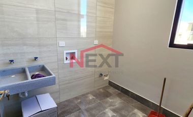Casa de 1 Piso al Norte, en Hacienda SantaAna