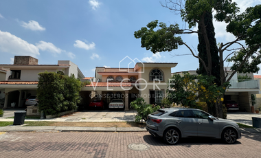 CASA EN VENTA EN AZALEAS BUGAMBILIAS, ZAPOPAN