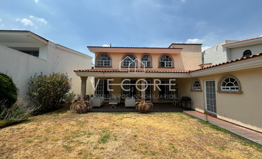 CASA EN VENTA EN AZALEAS BUGAMBILIAS, ZAPOPAN