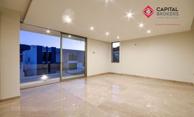 Casa en Venta en Zapopan Ayamonte de Lujo con Alberca y Jardín