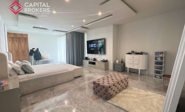 Casa en Venta en Zapopan Ayamonte de Lujo con Alberca y Jardín