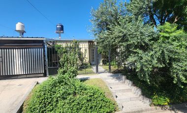Casa en  Carlos Gardel, Colonia Avellaneda