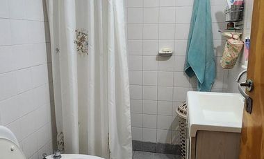 Casa en  Carlos Gardel, Colonia Avellaneda