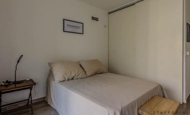 DEPARTAMENTO 2 AMBIENTES CON COCHERA EN LA CALABRIA, SAN ISIDRO.