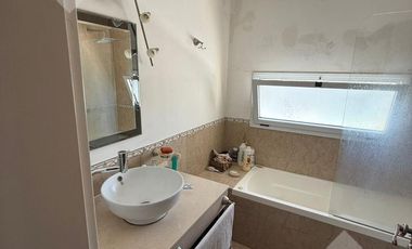 Venta casa 3 Dorm en B° Elementos   Pileta, Neuquen