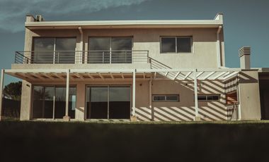 Casa de 3 dormitorios en alquiler en La Castilla Club de Campo