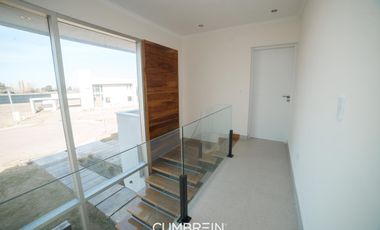 Casa de 3 dormitorios en alquiler en La Castilla Club de Campo