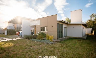 Casa de 3 dormitorios en alquiler en La Castilla Club de Campo