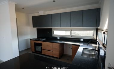 Casa de 3 dormitorios en alquiler en La Castilla Club de Campo