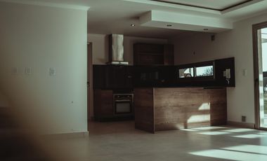 Casa de 3 dormitorios en alquiler en La Castilla Club de Campo