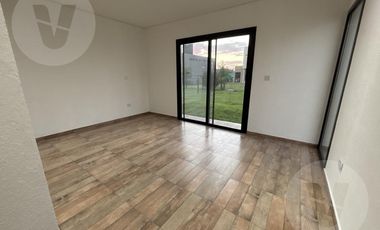 Casa en venta - Barrio La Alameda, Canning