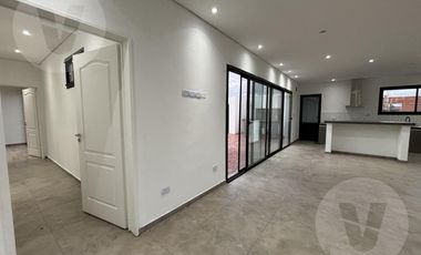 Casa en venta - Barrio La Alameda, Canning