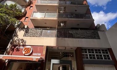Departamento en  venta de 2 ambientes con cochera lomitas
