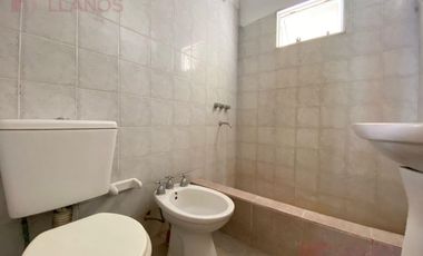 Departamento en venta con 2 dormitorios, planta baja con patio.