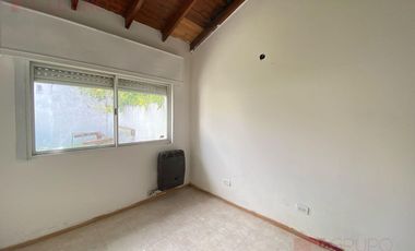 Departamento en venta con 2 dormitorios, planta baja con patio.