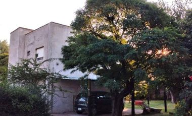 Casa en venta - 3 Dormitorios 2 Baños - 1.500Mts2 - General Roca