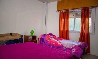Casa en venta - 3 Dormitorios 2 Baños - 1.500Mts2 - General Roca