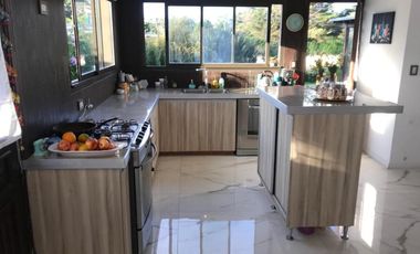 Casa en venta - 5 Dormitorios 3 Baños - Cochera - 610Mts2 - Mar del Plata