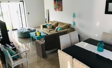 Casa en venta - 5 Dormitorios 3 Baños - Cochera - 610Mts2 - Mar del Plata