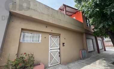 3 propiedades en 1.  Julio Acosta esquina Ameghino