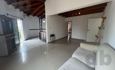 3 propiedades en 1.  Julio Acosta esquina Ameghino