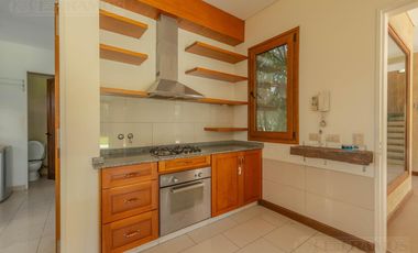 Casa  en venta y alquiler  en Los Sauces
