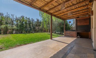 Casa  en venta y alquiler  en Los Sauces