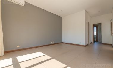 Casa  en venta y alquiler  en Los Sauces
