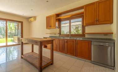 Casa  en venta y alquiler  en Los Sauces