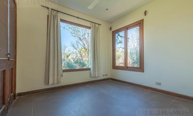 Casa  en venta y alquiler  en Los Sauces