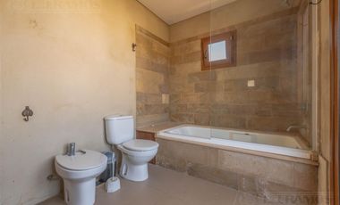 Casa  en venta y alquiler  en Los Sauces