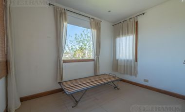 Casa  en venta y alquiler  en Los Sauces