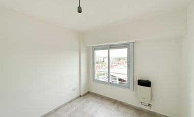 Alquiler departamento 2 ambientes con balcón en Morón