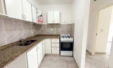 Alquiler departamento 2 ambientes con balcón en Morón