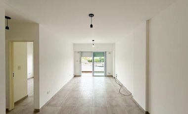 Alquiler departamento 2 ambientes con balcón en Morón