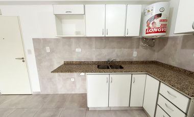 Alquiler departamento 2 ambientes con balcón en Morón