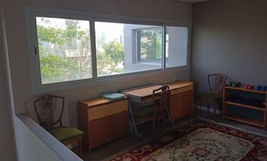 Casa en Venta en Barrio Santa Guadalupe con vista a fondo verde