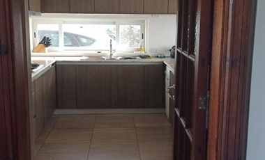 Casa en Venta en Barrio Santa Guadalupe con vista a fondo verde