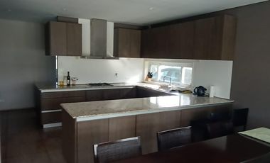 Casa en Venta en Barrio Santa Guadalupe con vista a fondo verde