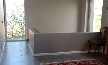 Casa en Venta en Barrio Santa Guadalupe con vista a fondo verde