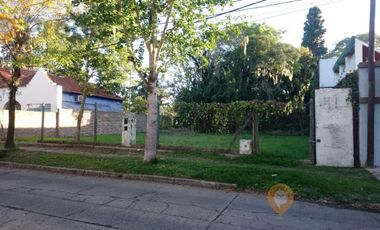 Terreno de 1020 m2 en barrio la Florida