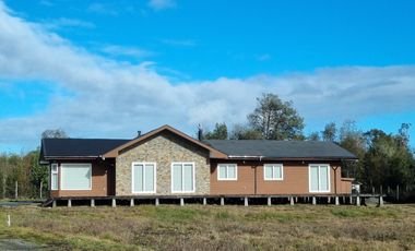 PUERTO MONTT CASA 160 M2  PARCELA  5000 M2 AVELLANOS DE TRAPEN