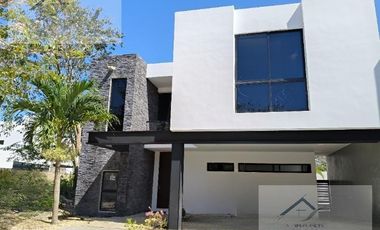 Casa en Renta Parque central  3 recamaras Merida Yucatan