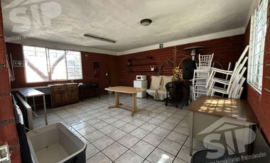 Excelente Local Zona Centro en Calle Corona